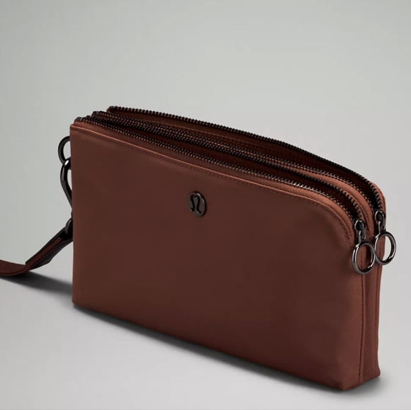 Lululemon Curved Wallet - Picture 3 of 3